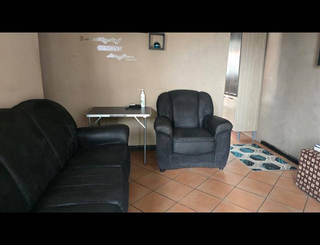 2 BEDROOM HOUSE FOR SALE IN WESTCLIFF